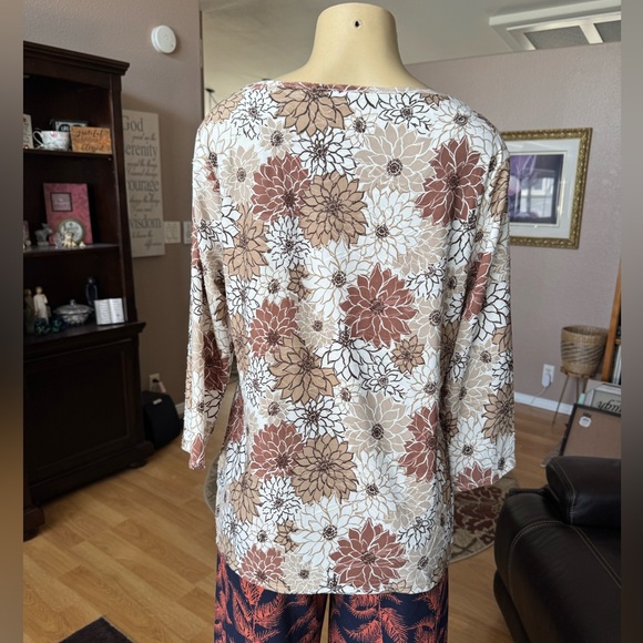 Emily Daniels brown, tan & white 3/4 sleeves blouse-size L - Picture 2 of 9